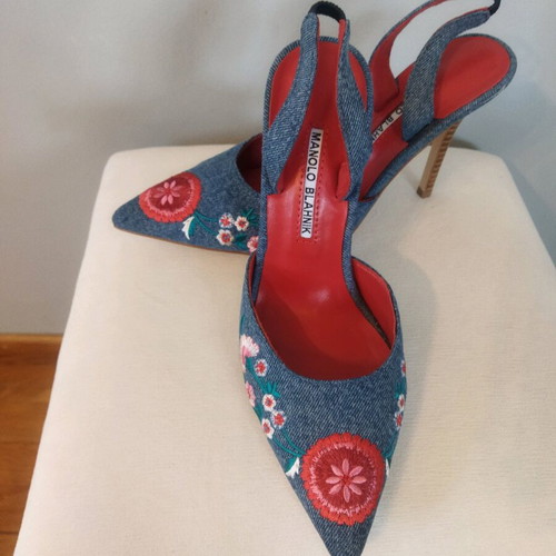 Jean pumps new with floral embroidery, size 39
