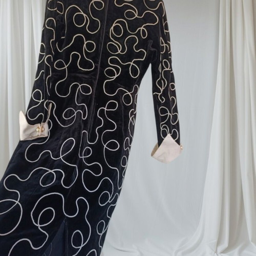 New Vogue Vintage Black Velvet Pencil Dress like new, size Medium