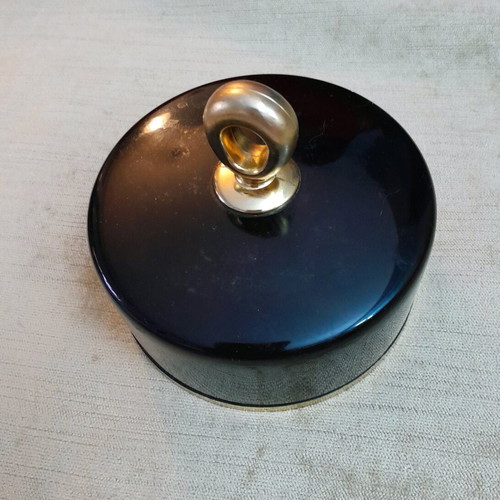 Van Cleef & Arpels First powder box used
