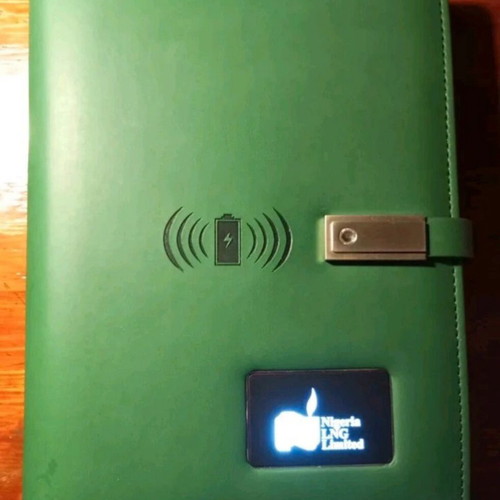 Notebook powerbank 8000mAh with box and 4 cables