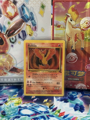 Moltres Fo 27/62 vintage trading card used