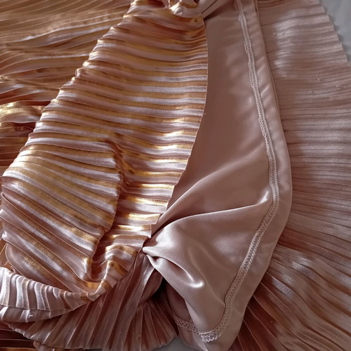 Toi&Moi pleated midi skirt like new, rose gold/bronze