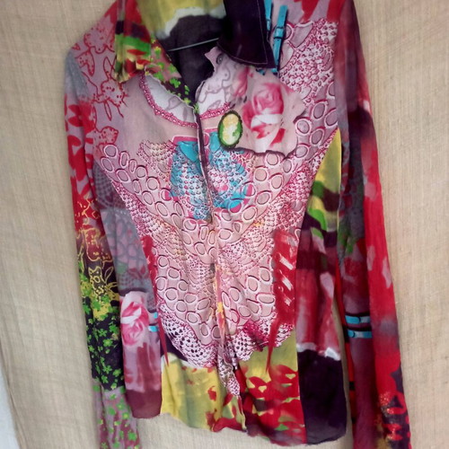 Creola 90s y2k blouse colorful, like new, size 42
