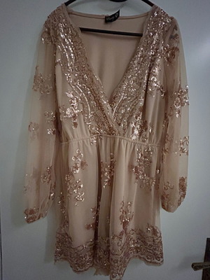 Women's beige jumpsuit like new with pink gold details and sheer sleeves