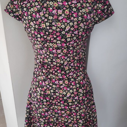Floral pink summer dress size Small, new