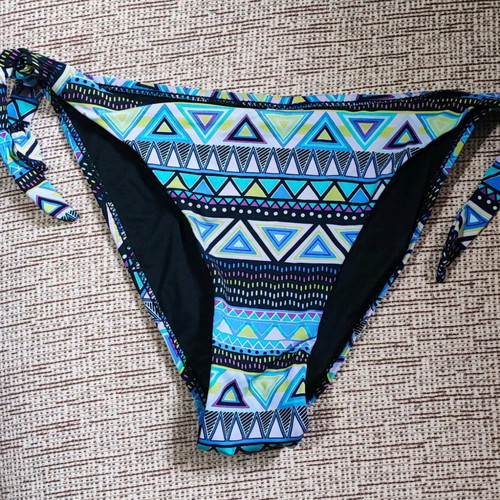 Swimwear bottom like new, size 46 (XL) with pattern