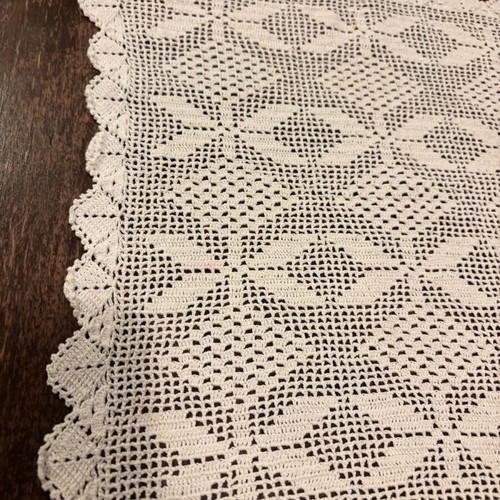 Handmade knitted piece like new