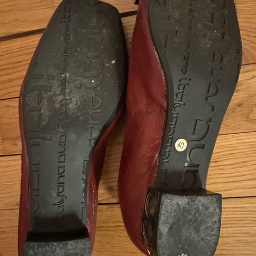 Ballet flats burgundy dark patent leather like new, size 40