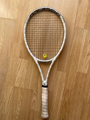 Solinco Whiteout 2025 290gm tennis racket like new