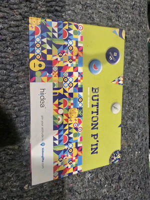 Button pin μεταχειρισμένο πολύχρωμο Άπεφθον