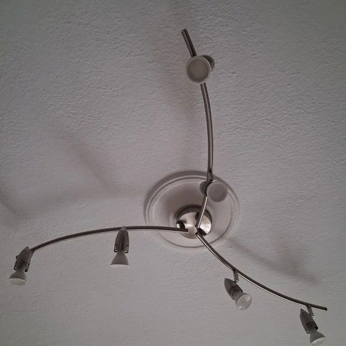 Ceiling light with 6 bulbs like new