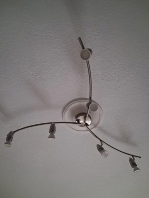 Ceiling light with 6 bulbs like new