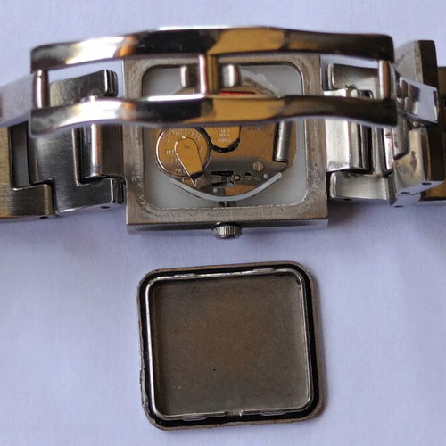 Quantum women's quartz watch with bracelet, very good condition