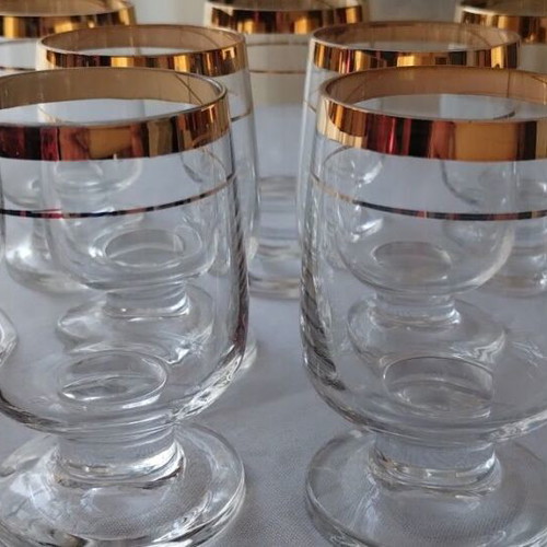 Crystal glasses like new, pack of 22 with gold detail