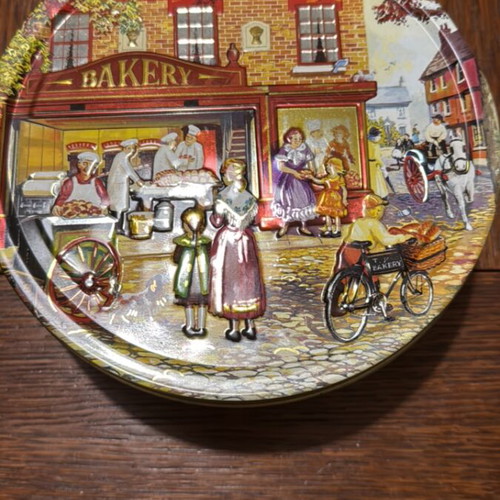 Metal tin like new from imported biscuits