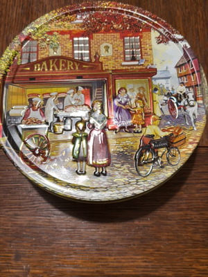 Metal tin like new from imported biscuits