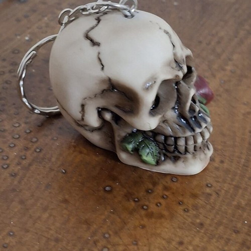 Aldor Giftware Ceramic Skull Keychain with Rose, Gothic
