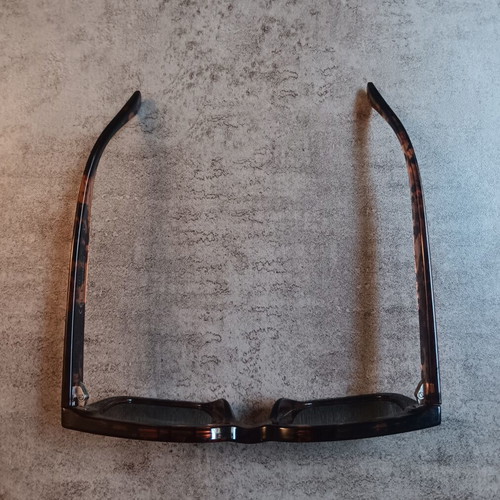 Meller Kira Tigris Carbon sunglasses like new, tortoiseshell, polarized lenses