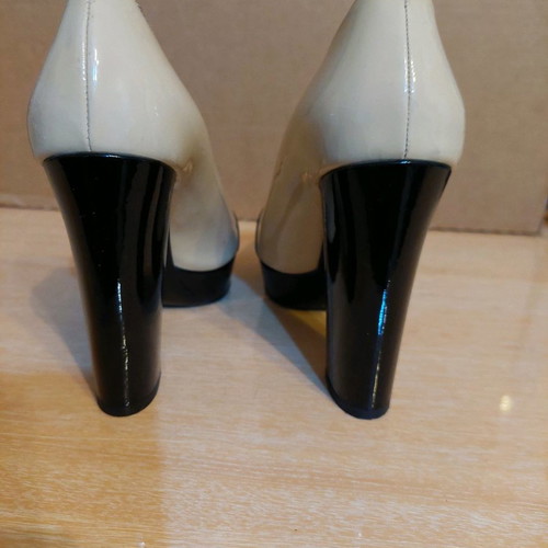 Pumps used size 38