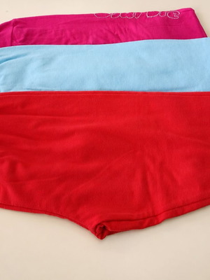 3 Girls' 3/4 Leggings used, size M, multicolor