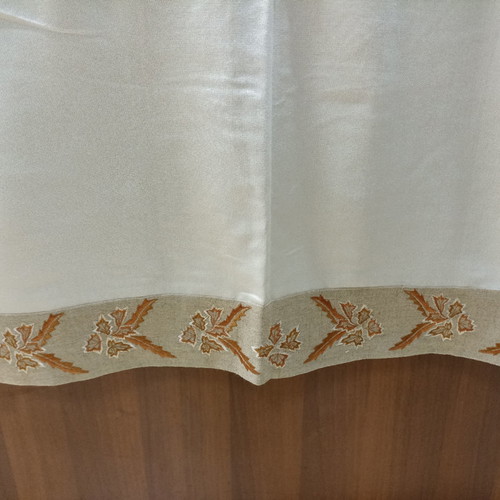 Tablecloth 1.80x1.80 new with 8 napkins, design 4 ecru