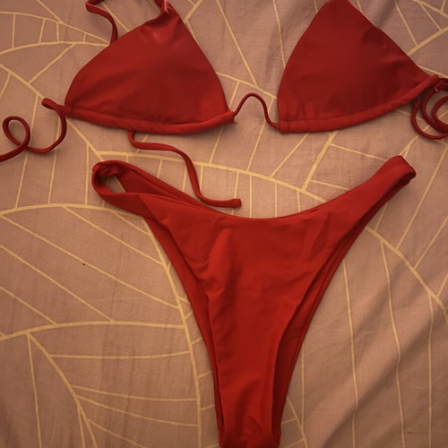 Shein red triangle bikini like new, high waist bottom, size M