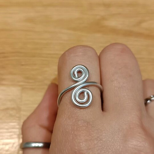Handmade aluminum wire ring new, silver color