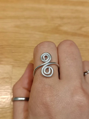 Handmade aluminum wire ring new, silver color