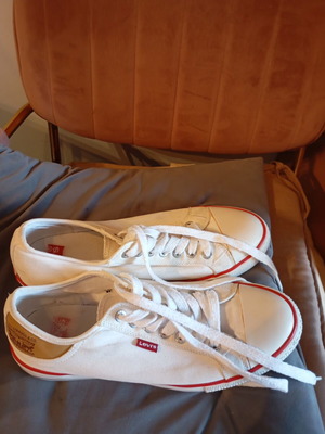Levi's men's summer sneakers white size 43 new