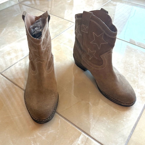 Women’s suede ankle boots size 40 in brown, like new