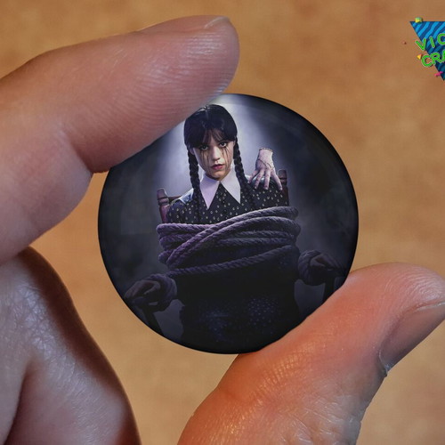 Wednesday pin set new, 6 pieces, 3.2 cm diameter