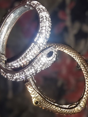 Vintage bracelets like new, 4 different pieces