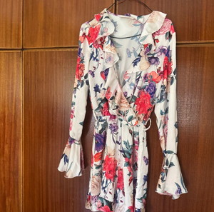 Υπέροχο ολόσωμο on line fashion