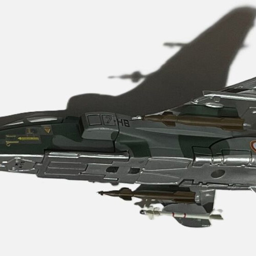 Jaguar αεροσκάφος μαχητικό με πλήρες σετ οπλισμού, καινούργιο κιτ Italeri 1:100