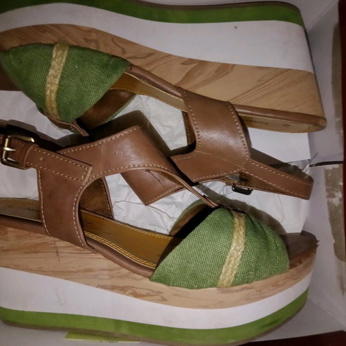 Platform sandals