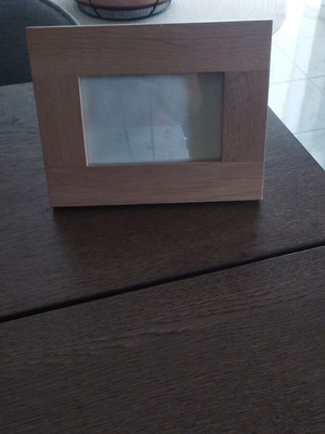 Minimal Bizzotto photo frame like new, 23×18×2 cm, light wood