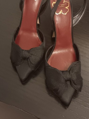 Ted Baker black pumps size 38 like new