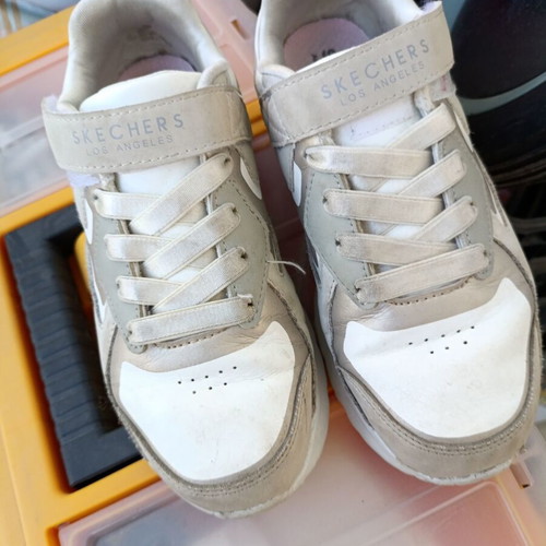 Skechers athletic shoes size 32 used, white for girls