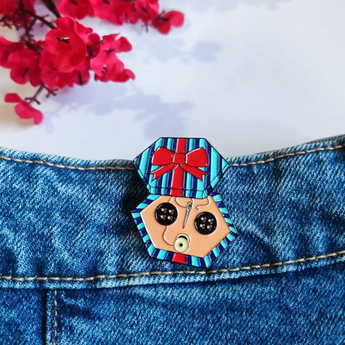 Coraline doll pin new