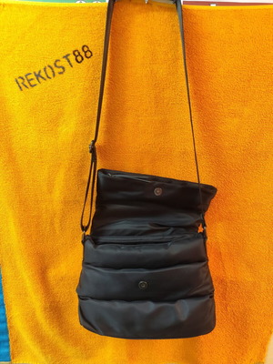Paolo Bellucci shoulder bag like new, black, crossbody, soft, foldable