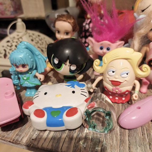Various toys used, set