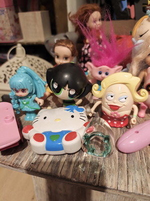 Various toys used, set