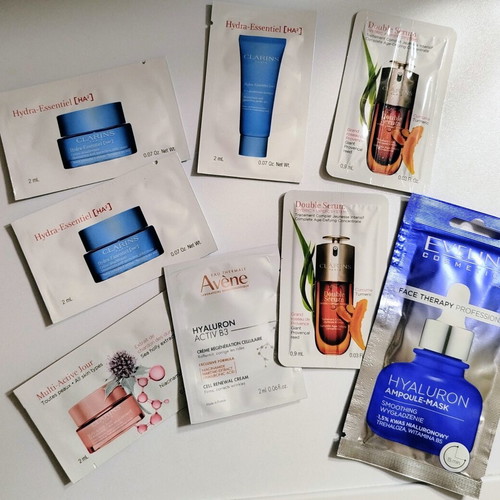 Mint Green Toiletry Bag with 8 Skincare Samples, new