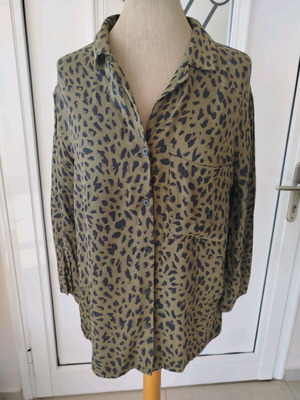 Bershka green shirt size S like new