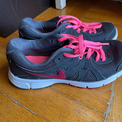 Nike Revolution 2 athletic shoes used, size 37.5