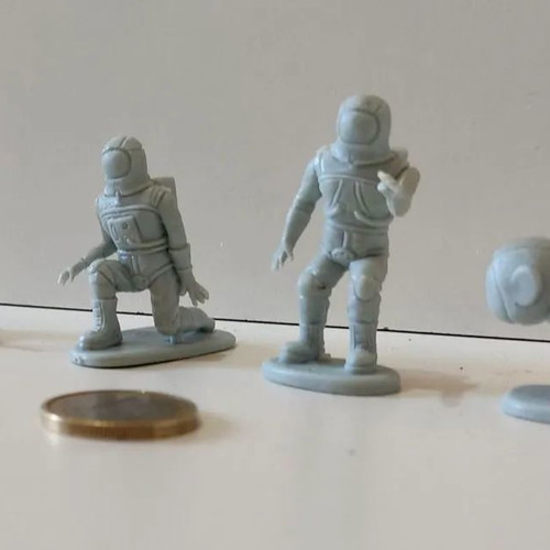 Astronaut figures new, pack of 8 soft plastic