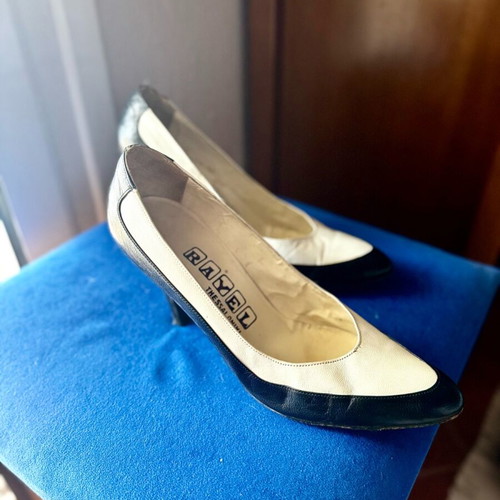 Ravel pumps used, black and white leather, size 38