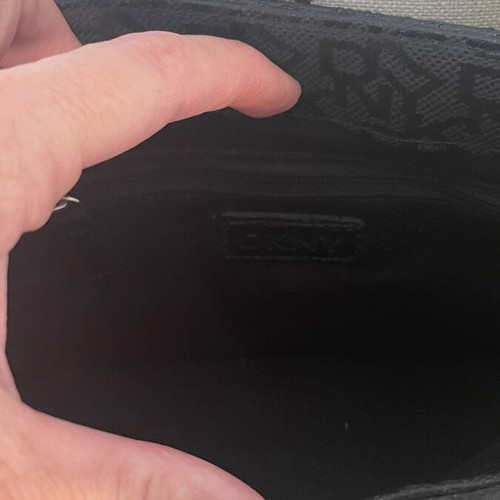 DKNY handbag black like new, elegant and easy to carry
