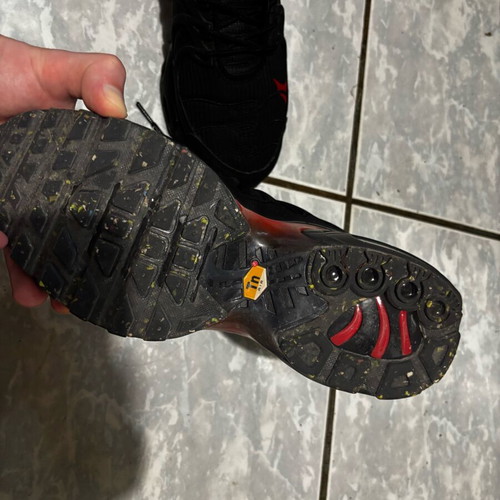 Nike TN Air Max Plus sneakers like new, size 42, black and red