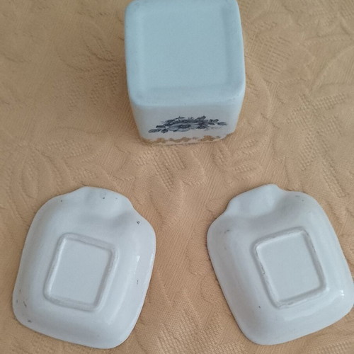 Vintage porcelain ashtrays set of 3 with gold and blue flower details like new